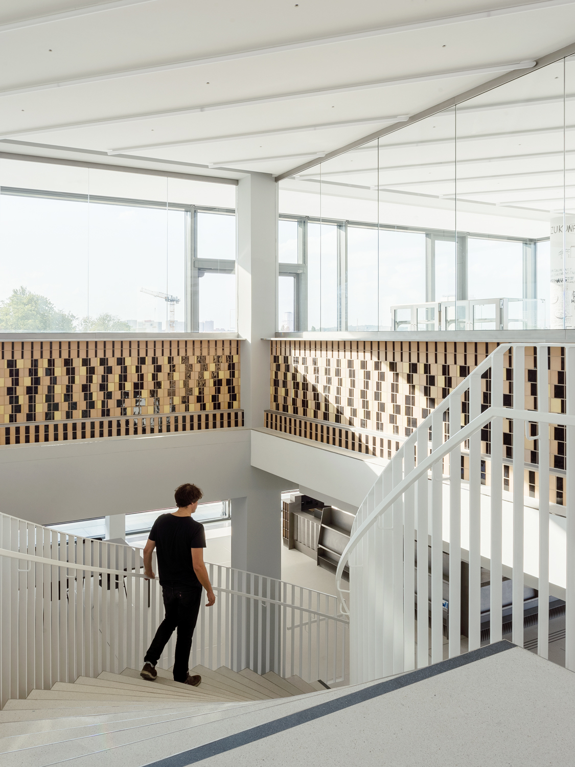 Cafébar HEDWIG staircase surrounding, DAS MINSK Kunsthaus in Potsdam, 2022. © LINEARAMA + Valter Scelsi, Photo: Francesca Iovene