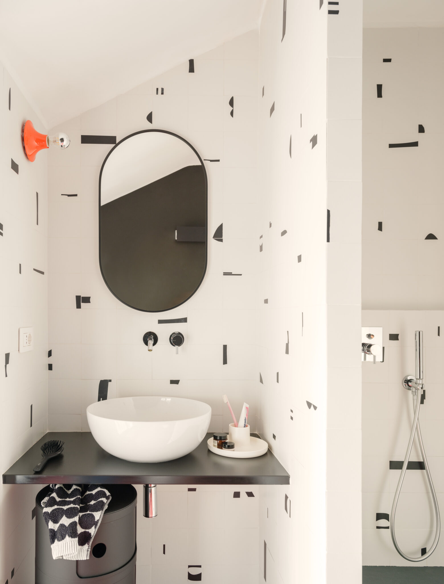 Rosso Genovese - bathroom - 2026 LINEARAMA, Photo: Anna Positano