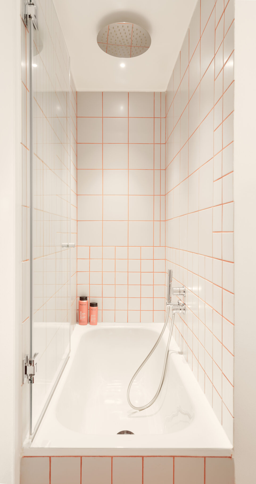 Rosso Genovese - bathroom - 2026 LINEARAMA, Photo: Anna Positano